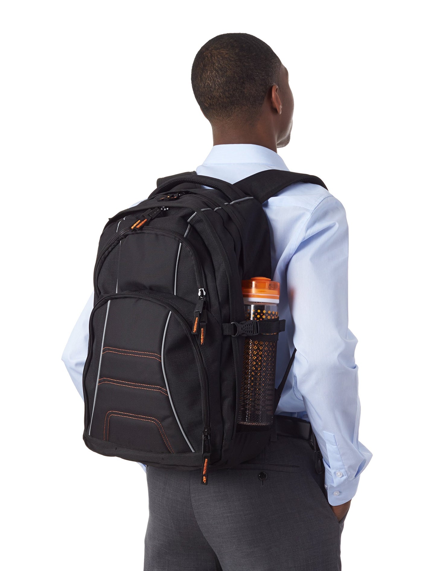 Amazon Basics Mochila, compatible con la mayoría de los ordenadores portátiles de 43.2cm, con tirantes acolchados y compartimentos de almacenamiento para bolígrafos, llaves y teléfono móvil, Negro