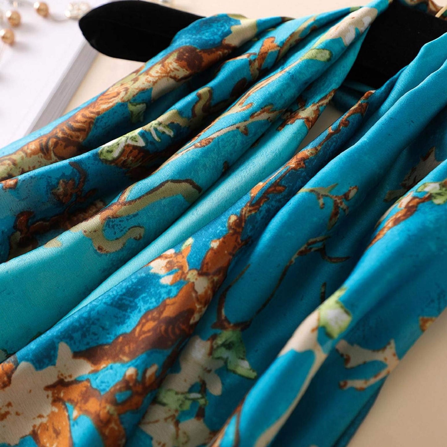 heekpek Bufanda Seda Mujer Satín Bufanda Estampada Ligero Elegante Chal Fulares Cuello Pañuelo de Seda para Mujer