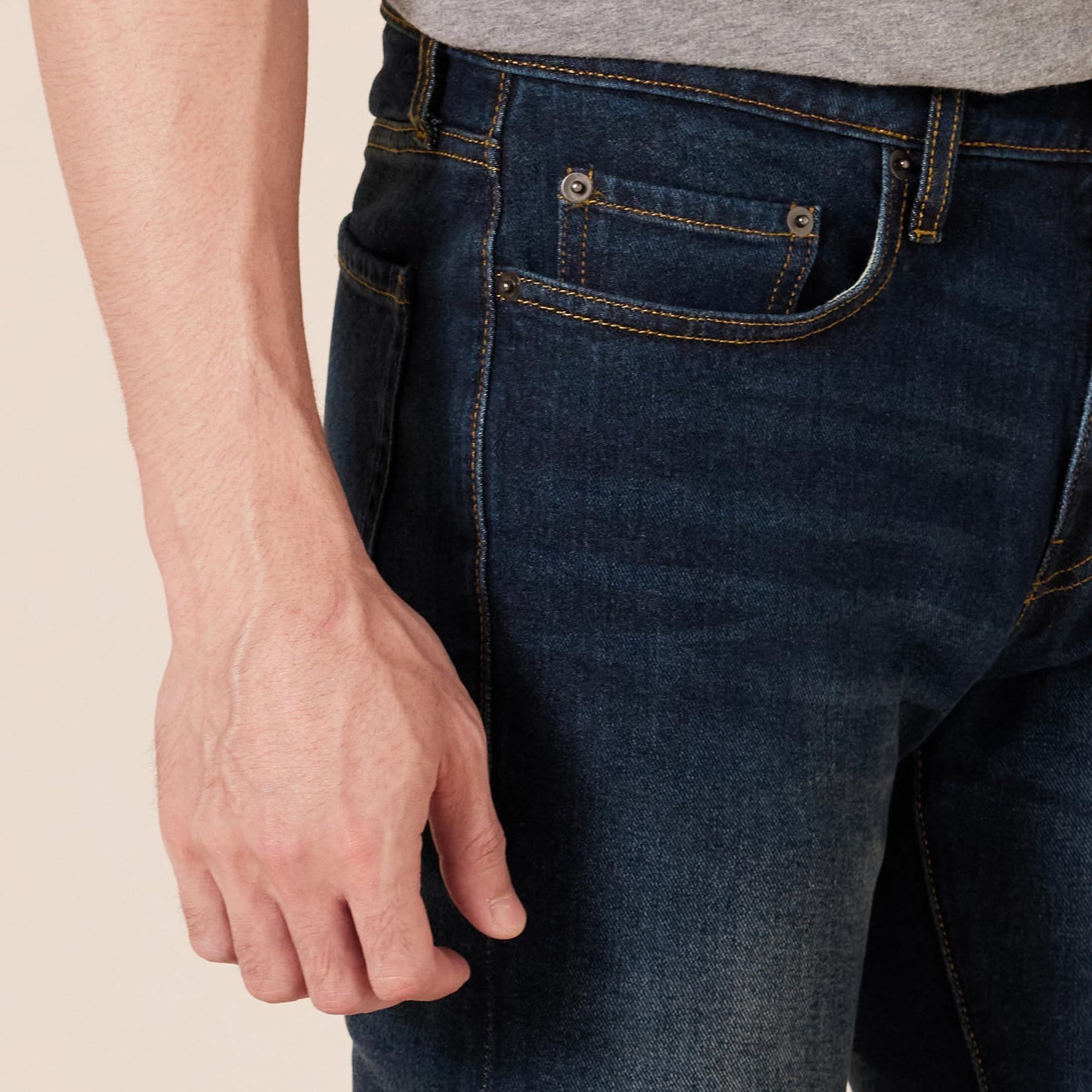 Amazon Essentials Pantalón Vaquero Elástico de Ajuste Ceñido - colores interrumpidos Hombre, Lavado Oscuro, 34W / 32L